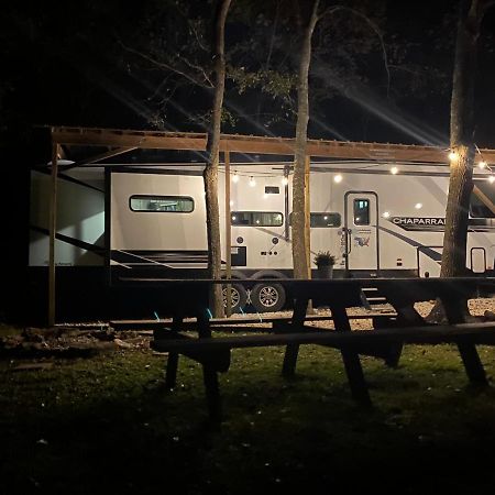 Cozy RV Experience w/POOL+SPA Near Lake Conroe Willis Zewnętrze zdjęcie
