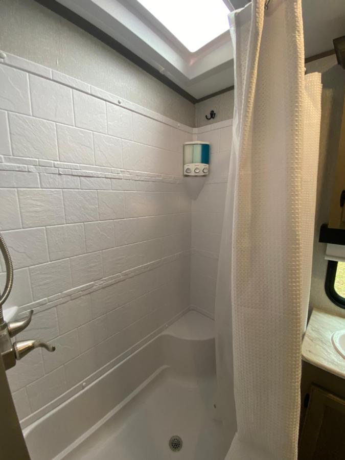 Cozy RV Experience w/POOL+SPA Near Lake Conroe Willis Zewnętrze zdjęcie