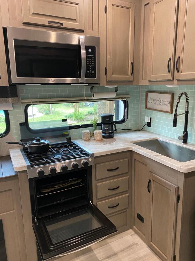 Cozy RV Experience w/POOL+SPA Near Lake Conroe Willis Zewnętrze zdjęcie